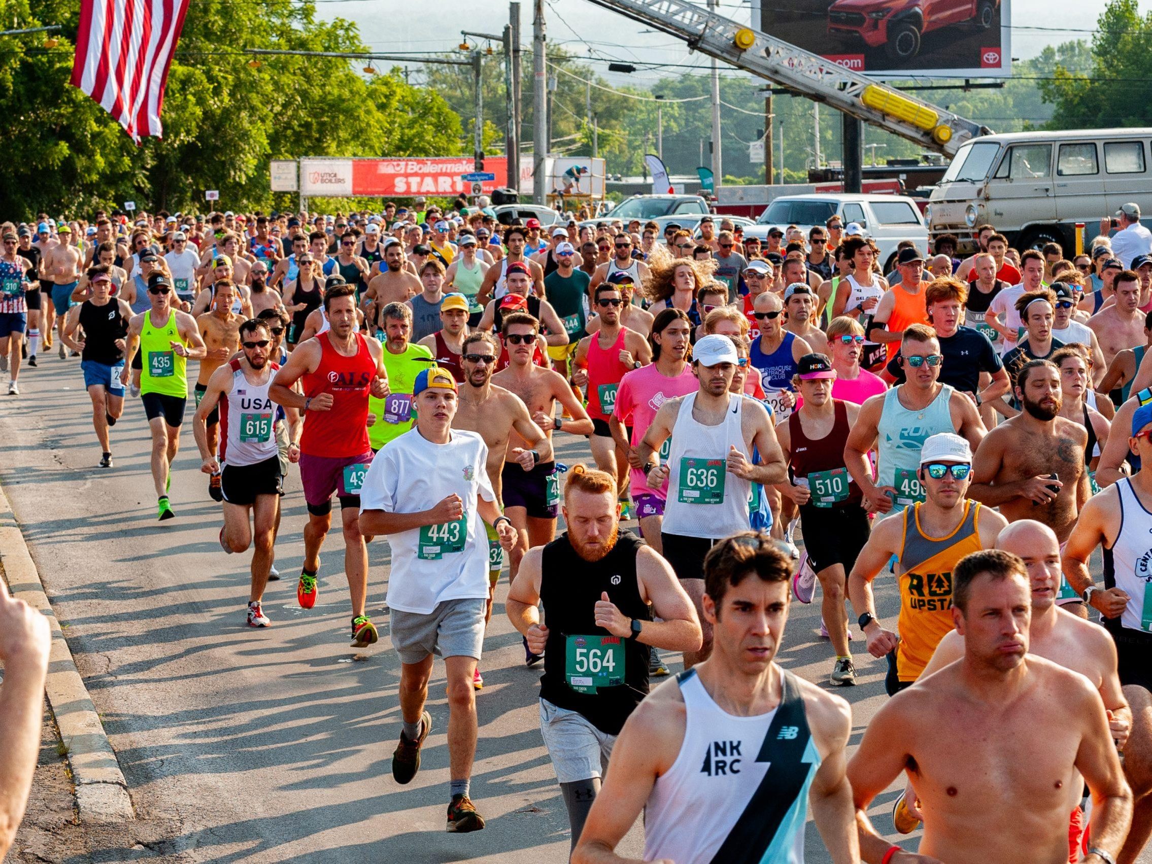 A large crowd of runners just after the Boilermaker 15K start line